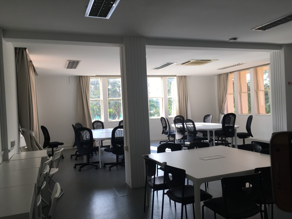 phong hop nha truong